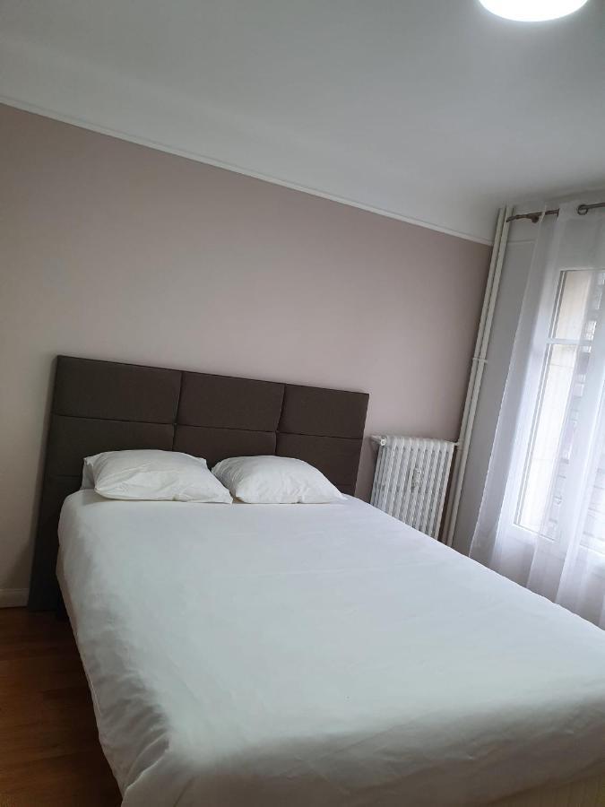 Bel appartement 2 pièces, sortie de métro ligne 8 Charenton-le-Pont Esterno foto