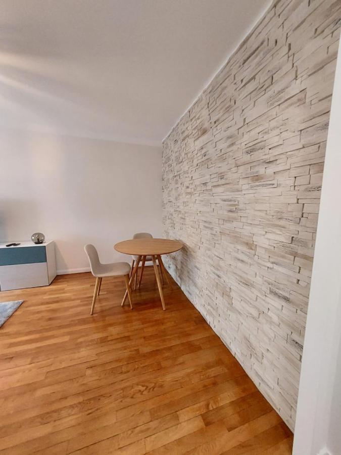 Bel appartement 2 pièces, sortie de métro ligne 8 Charenton-le-Pont Esterno foto